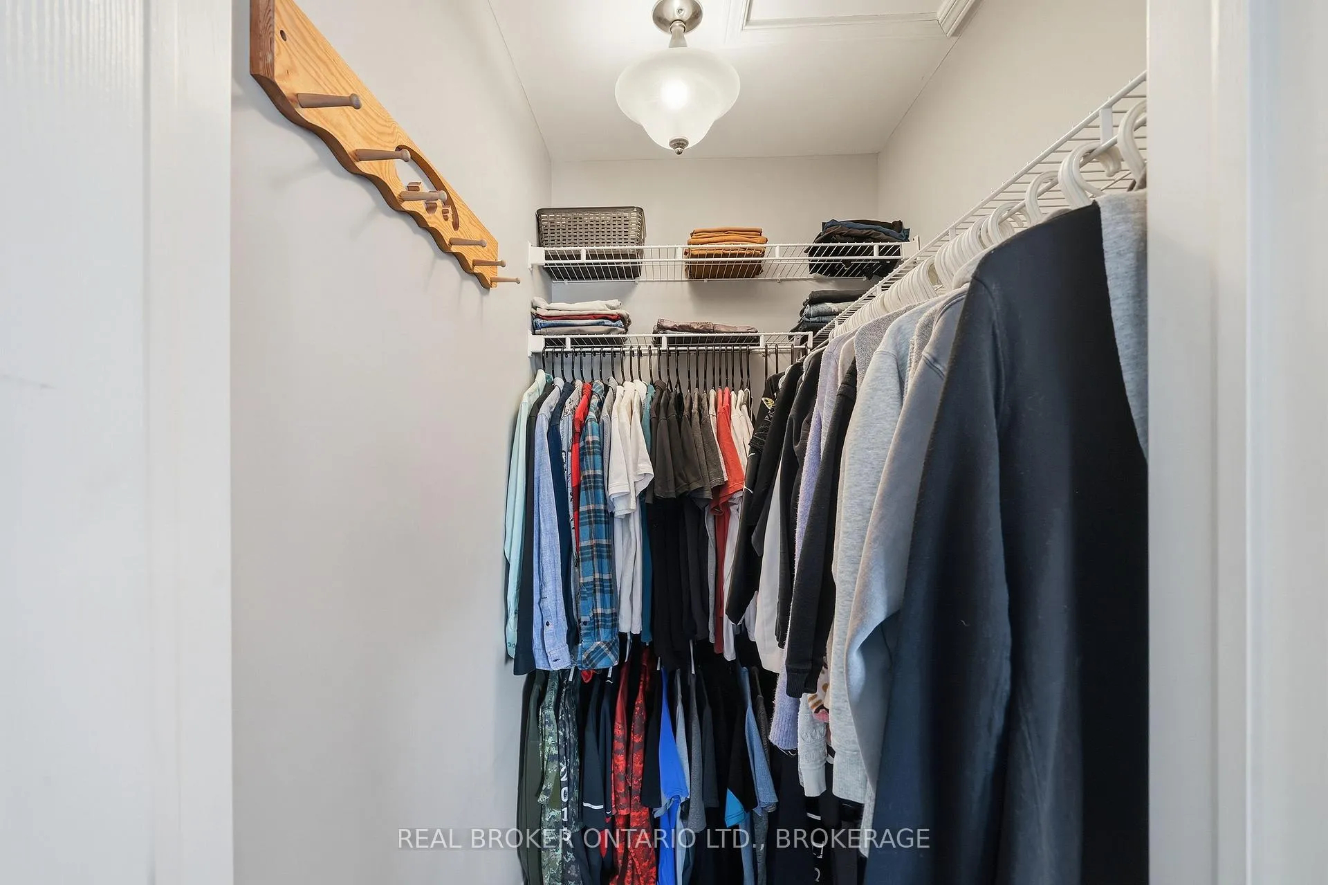 Photo 26 of 118 Simurda Court, Loyalist, Amherstview — HOMEH