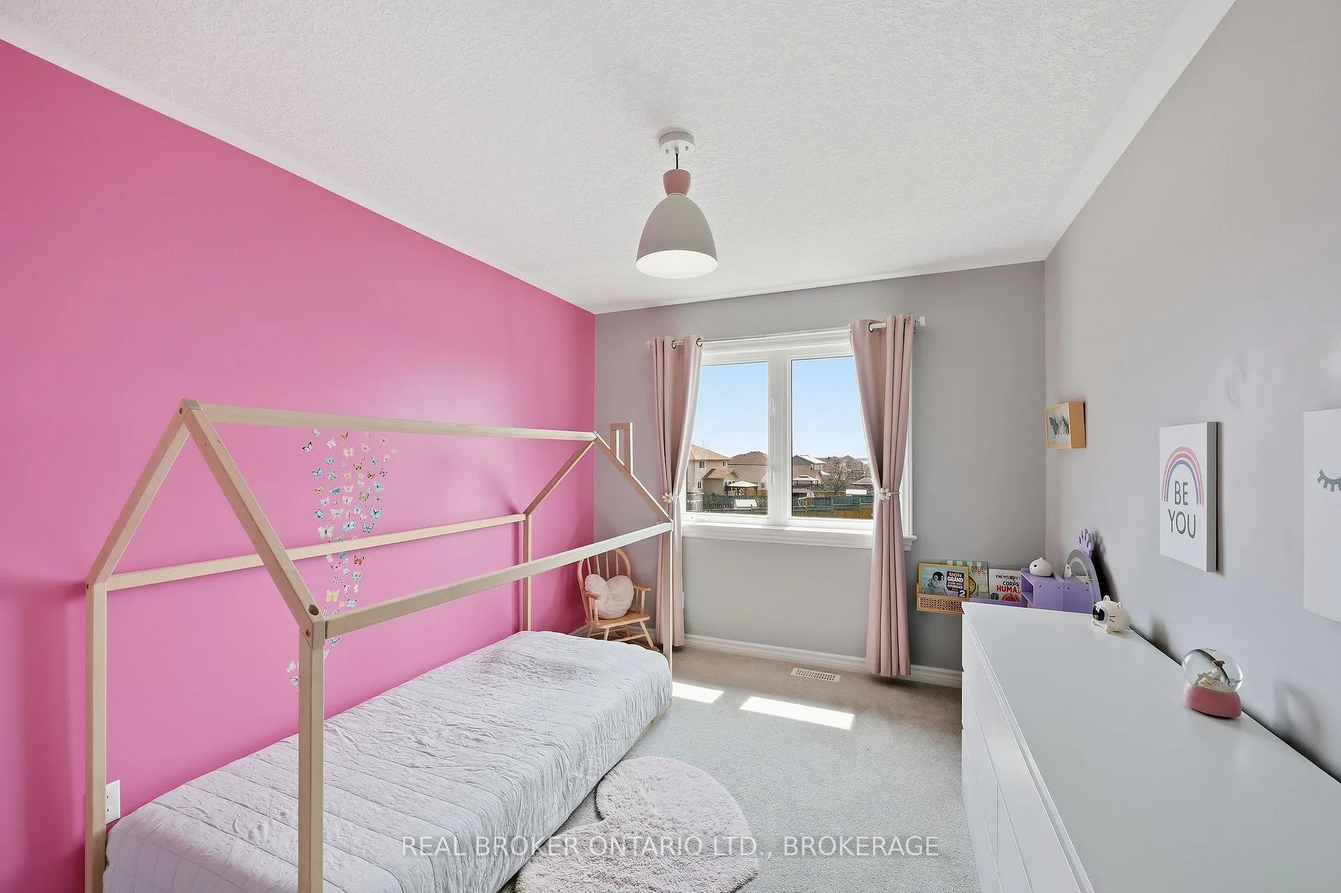 Photo 28 of 118 Simurda Court, Loyalist, Amherstview — HOMEH