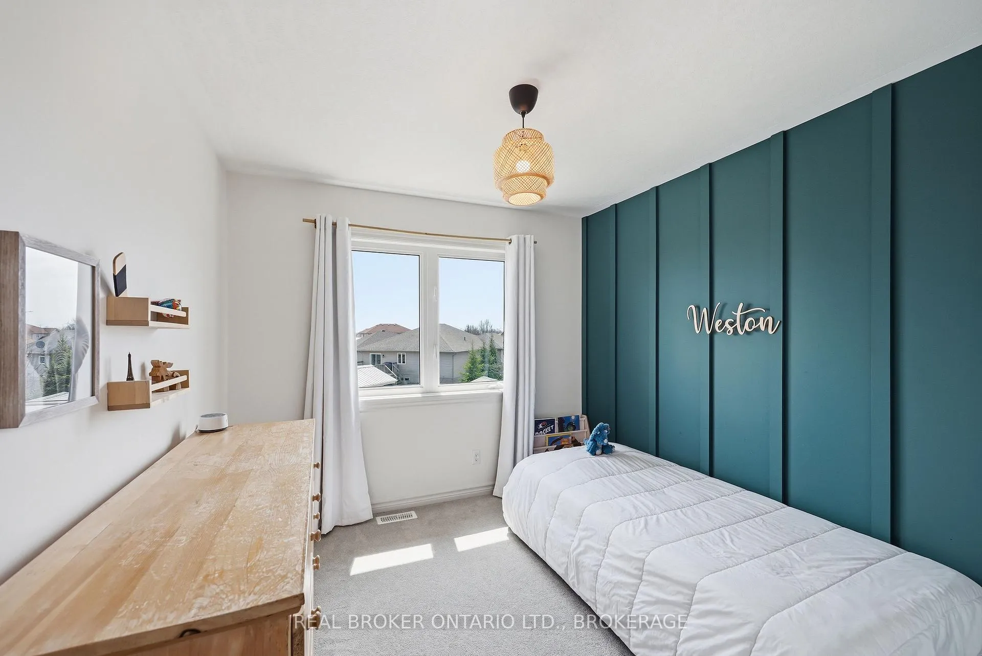 Photo 30 of 118 Simurda Court, Loyalist, Amherstview — HOMEH