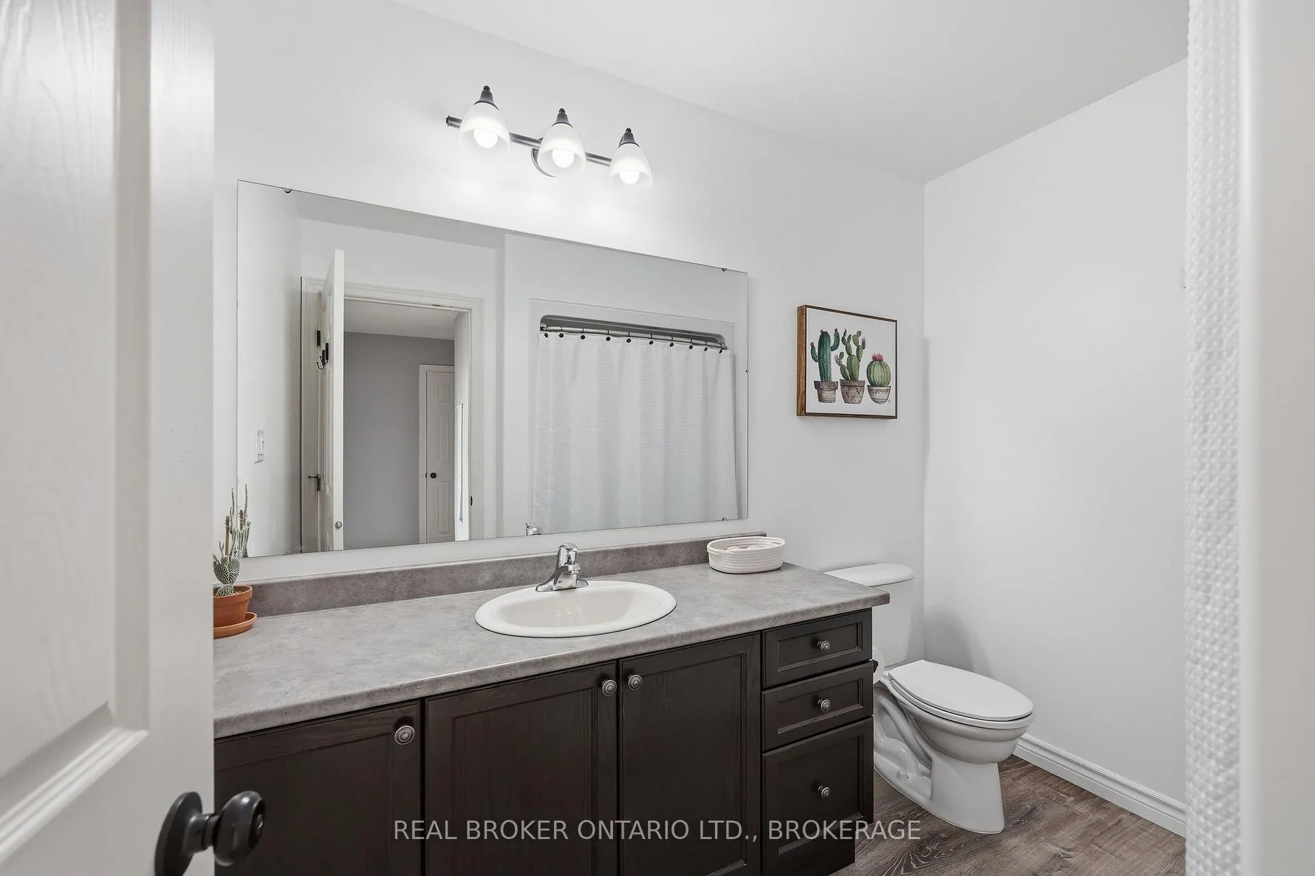 Photo 32 of 118 Simurda Court, Loyalist, Amherstview — HOMEH