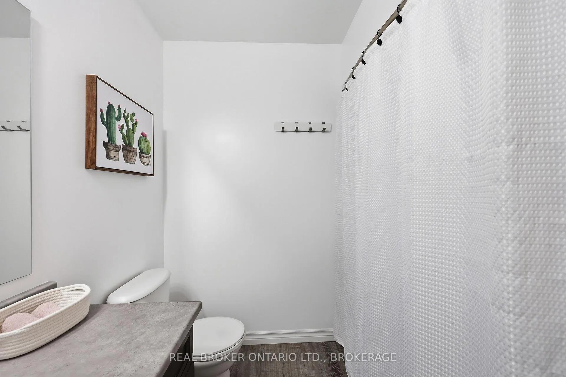 Photo 33 of 118 Simurda Court, Loyalist, Amherstview — HOMEH