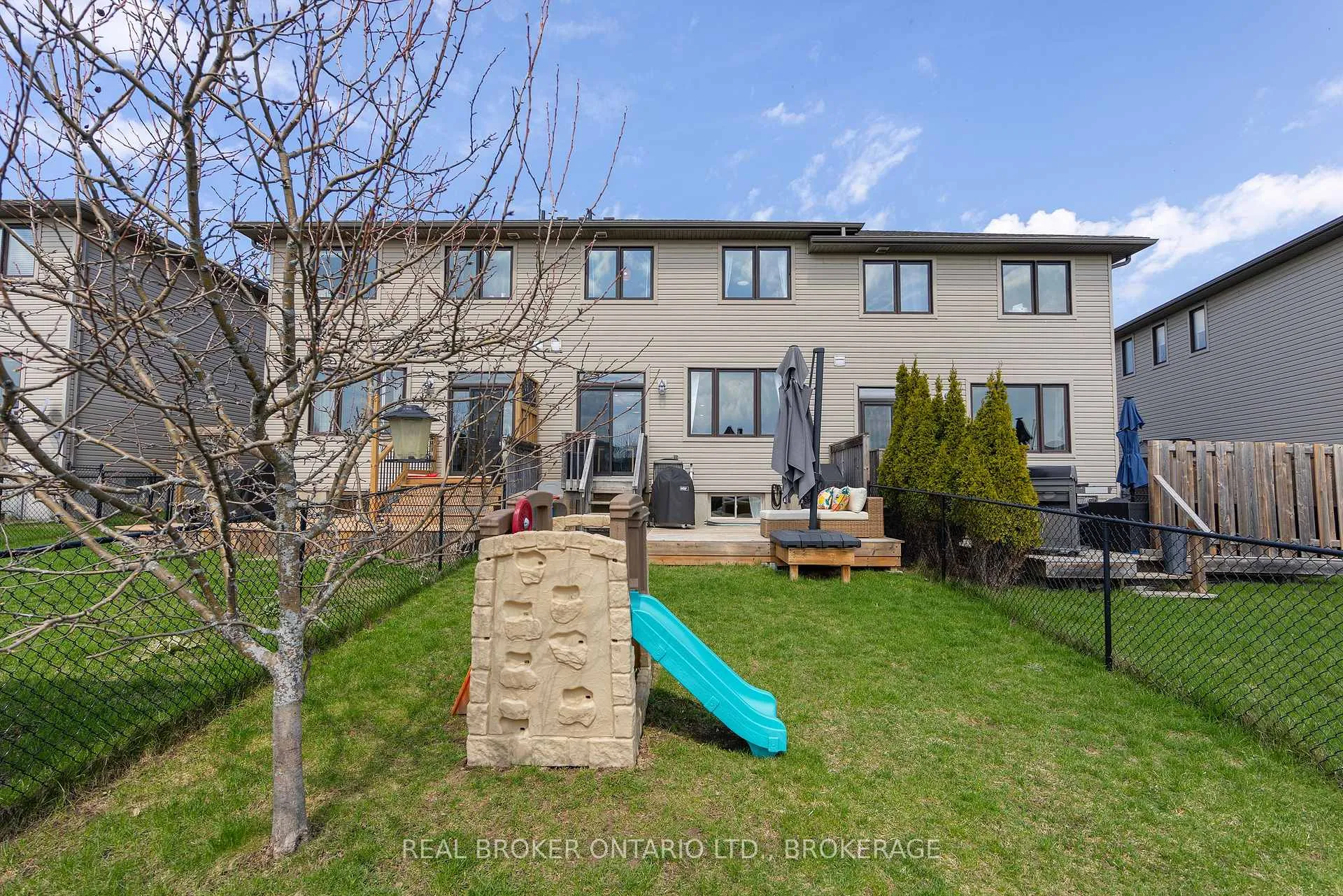 Photo 44 of 118 Simurda Court, Loyalist, Amherstview — HOMEH