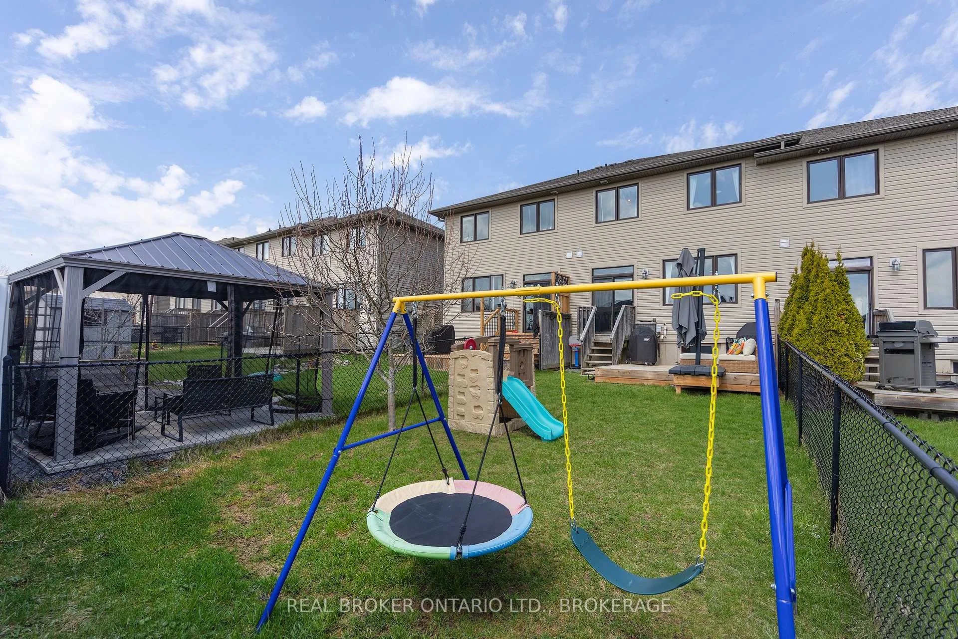 Photo 45 of 118 Simurda Court, Loyalist, Amherstview — HOMEH