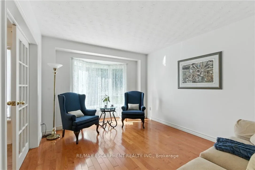 Photo 9 of 10 Shadowdale Drive, Hamilton, Stoney Creek — HOMEH