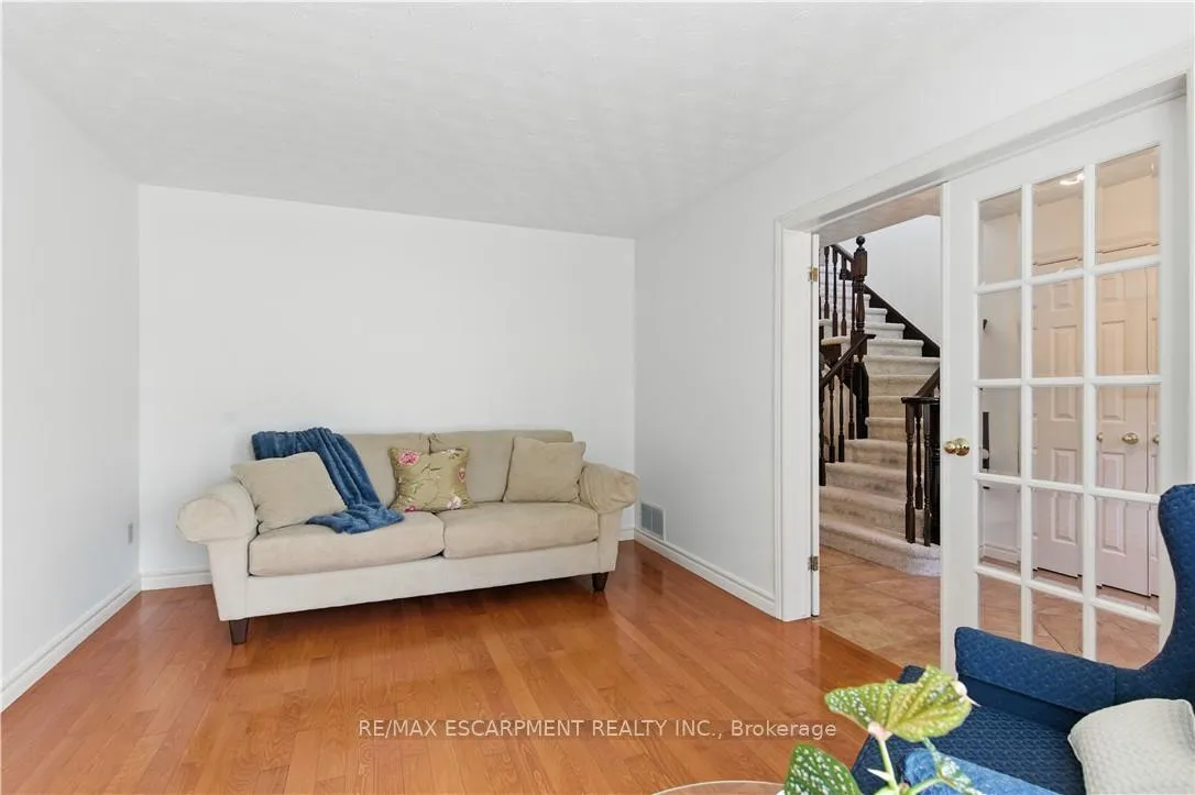 Photo 10 of 10 Shadowdale Drive, Hamilton, Stoney Creek — HOMEH