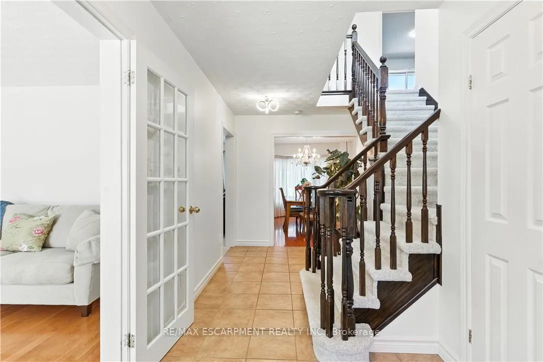 Photo 11 of 10 Shadowdale Drive, Hamilton, Stoney Creek — HOMEH