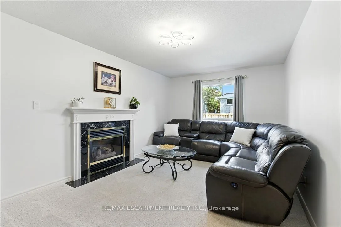 Photo 12 of 10 Shadowdale Drive, Hamilton, Stoney Creek — HOMEH