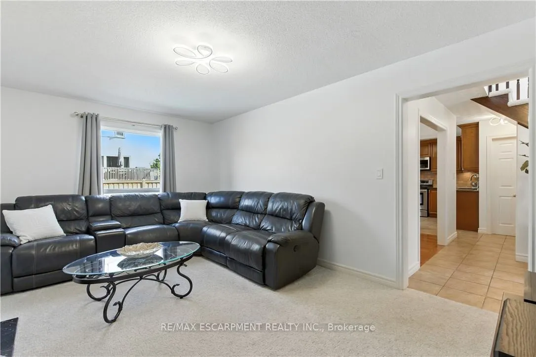 Photo 13 of 10 Shadowdale Drive, Hamilton, Stoney Creek — HOMEH