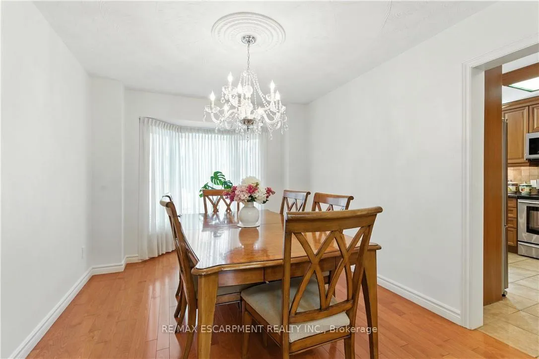 Photo 15 of 10 Shadowdale Drive, Hamilton, Stoney Creek — HOMEH