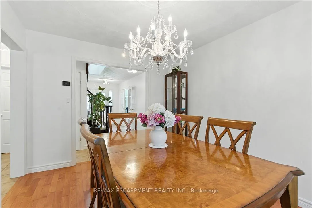 Photo 16 of 10 Shadowdale Drive, Hamilton, Stoney Creek — HOMEH