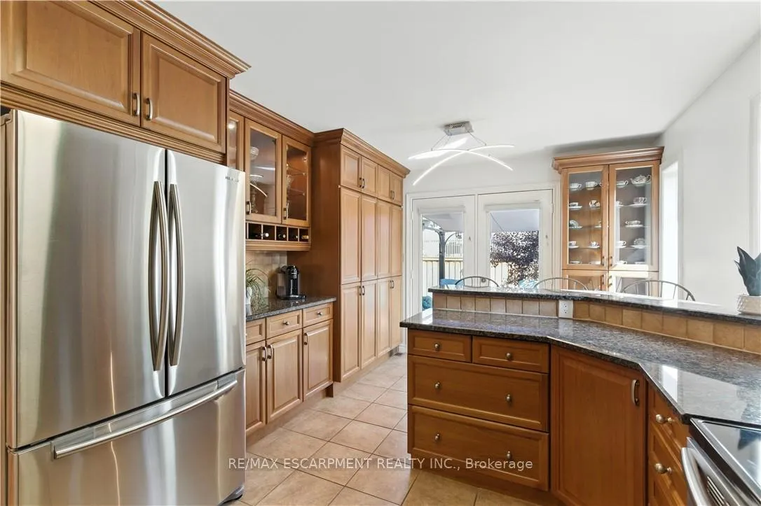 Photo 18 of 10 Shadowdale Drive, Hamilton, Stoney Creek — HOMEH