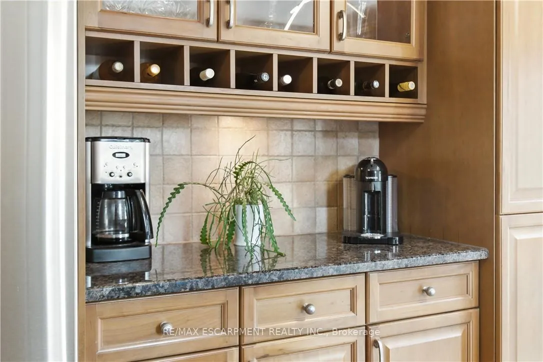 Photo 20 of 10 Shadowdale Drive, Hamilton, Stoney Creek — HOMEH