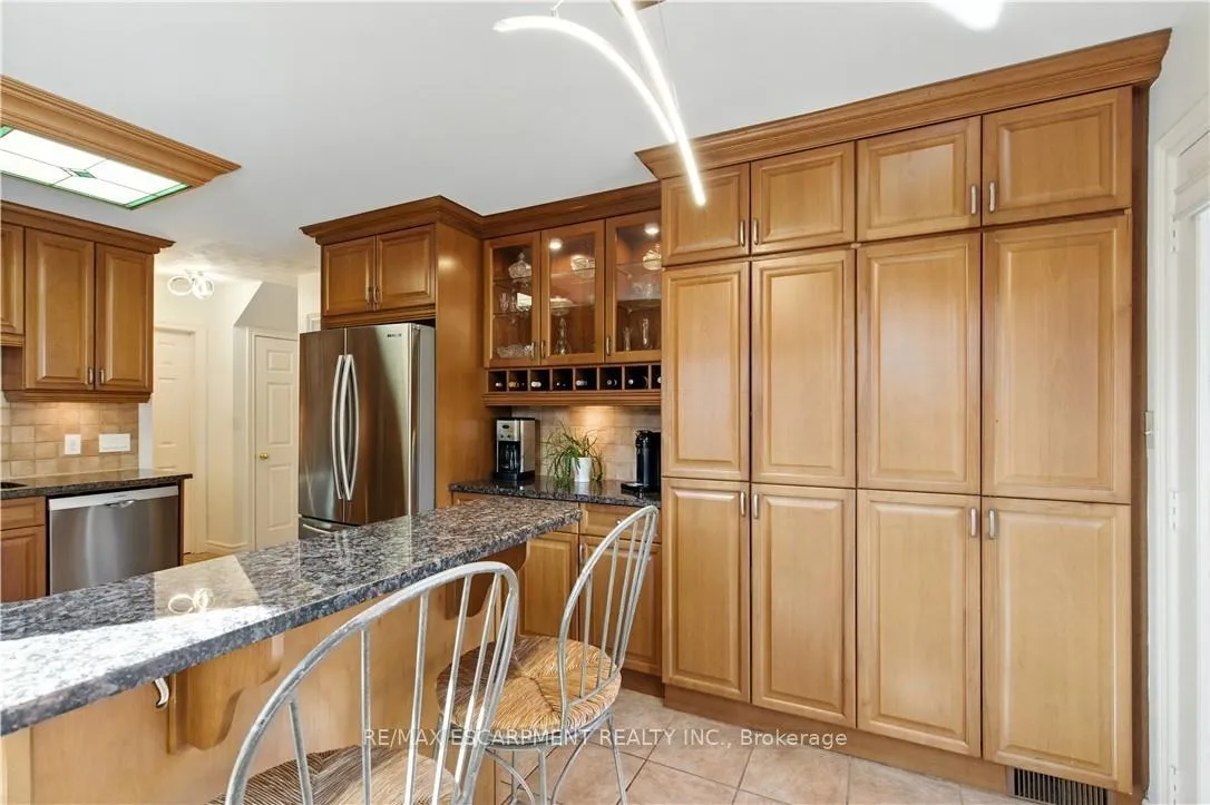 Photo 22 of 10 Shadowdale Drive, Hamilton, Stoney Creek — HOMEH