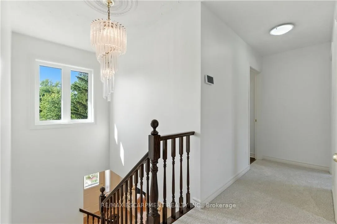 Photo 24 of 10 Shadowdale Drive, Hamilton, Stoney Creek — HOMEH