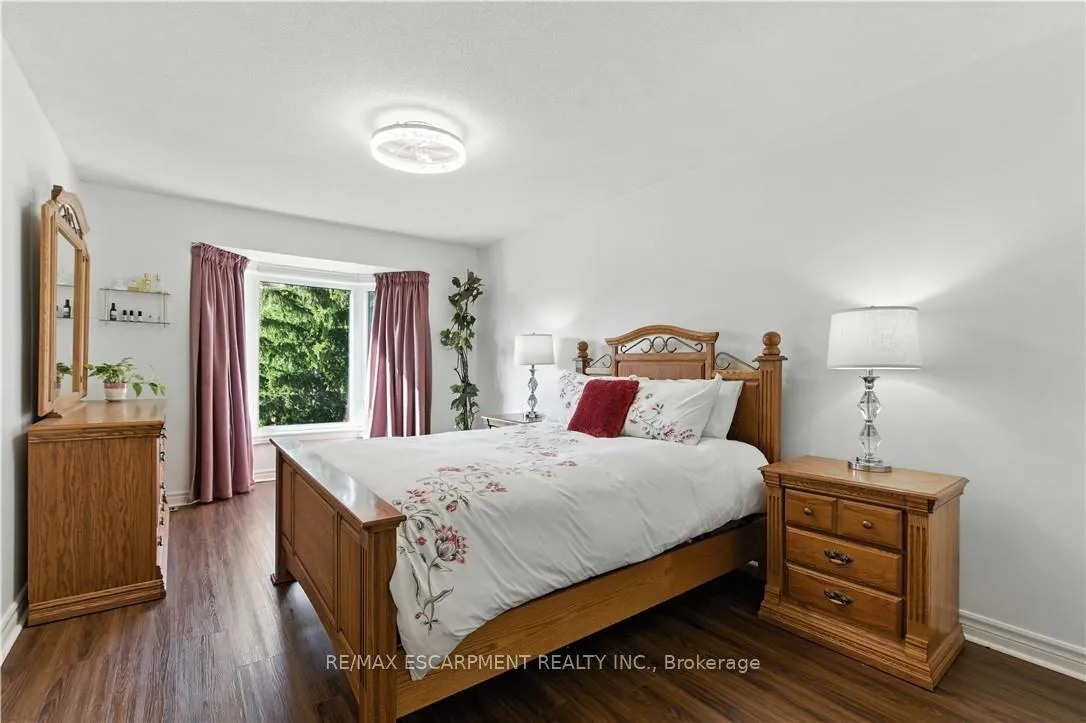 Photo 25 of 10 Shadowdale Drive, Hamilton, Stoney Creek — HOMEH