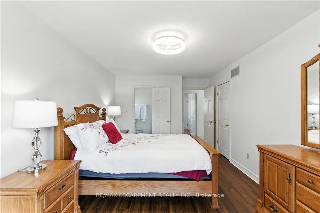 Photo 27 of 10 Shadowdale Drive, Hamilton, Stoney Creek — HOMEH