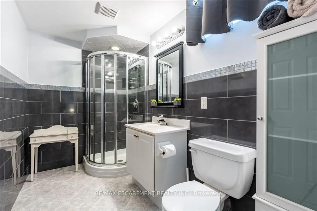 Photo 41 of 10 Shadowdale Drive, Hamilton, Stoney Creek — HOMEH
