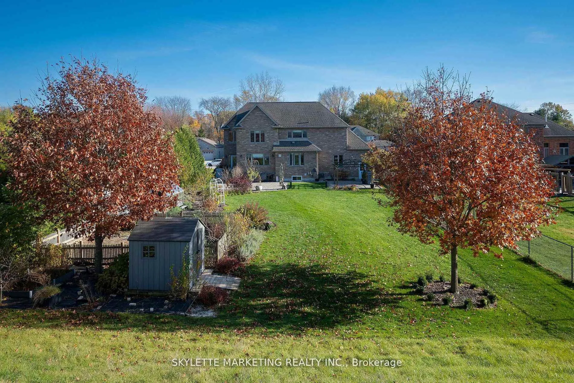 Photo 4 of 536 Juliana Drive, Strathroy-Caradoc, Mount Brydges — HOMEH