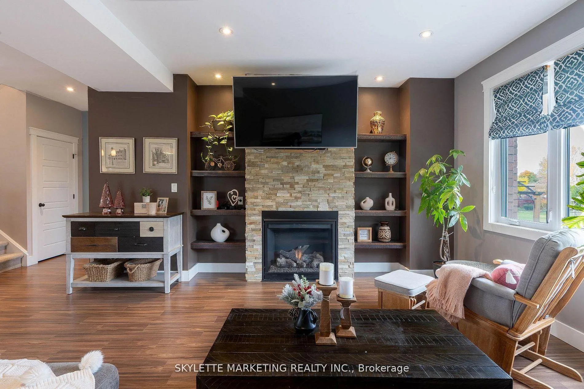 Photo 7 of 536 Juliana Drive, Strathroy-Caradoc, Mount Brydges — HOMEH