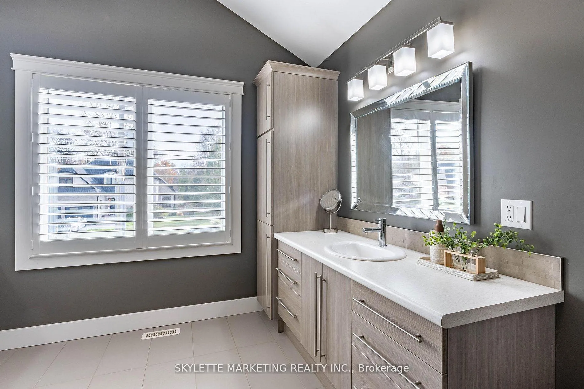 Photo 26 of 536 Juliana Drive, Strathroy-Caradoc, Mount Brydges — HOMEH