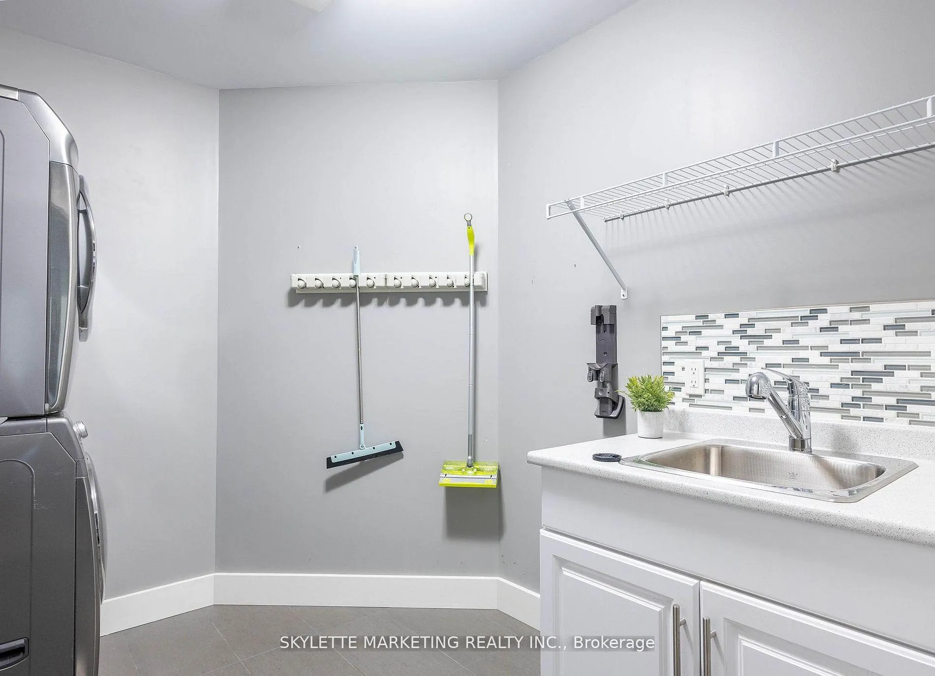 Photo 35 of 536 Juliana Drive, Strathroy-Caradoc, Mount Brydges — HOMEH