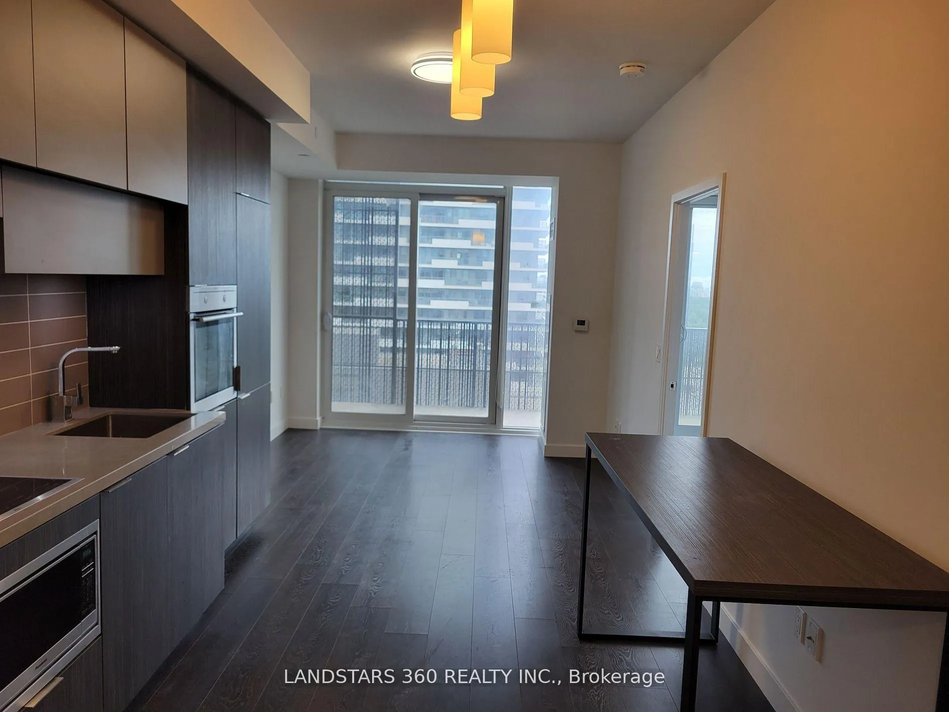 Photo 4 of Unit 1001, 8 Eglinton Avenue E, Toronto, Yonge-Eglinton — HOMEH