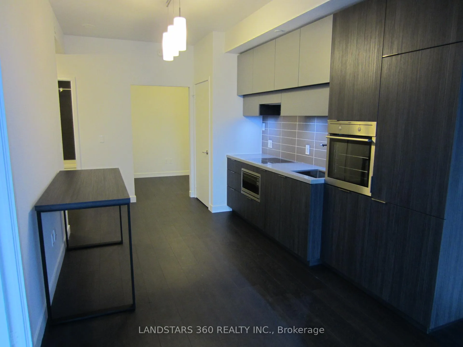 Photo 5 of Unit 1001, 8 Eglinton Avenue E, Toronto, Yonge-Eglinton — HOMEH