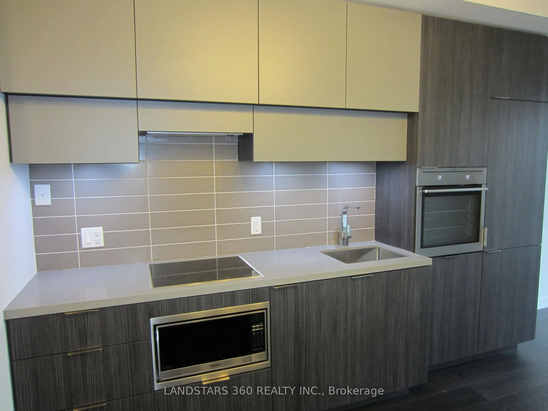 Photo 6 of Unit 1001, 8 Eglinton Avenue E, Toronto, Yonge-Eglinton — HOMEH