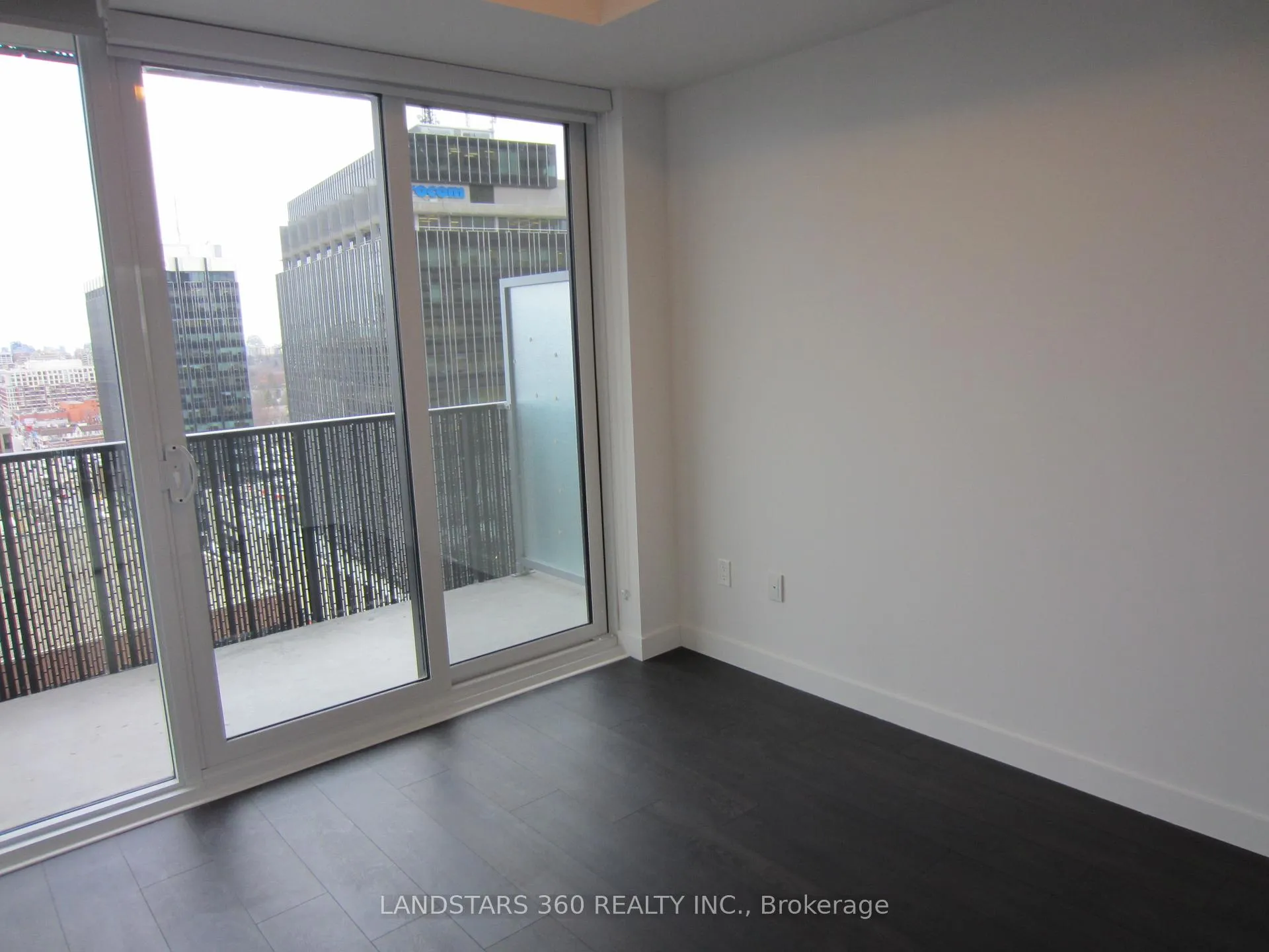 Photo 8 of Unit 1001, 8 Eglinton Avenue E, Toronto, Yonge-Eglinton — HOMEH