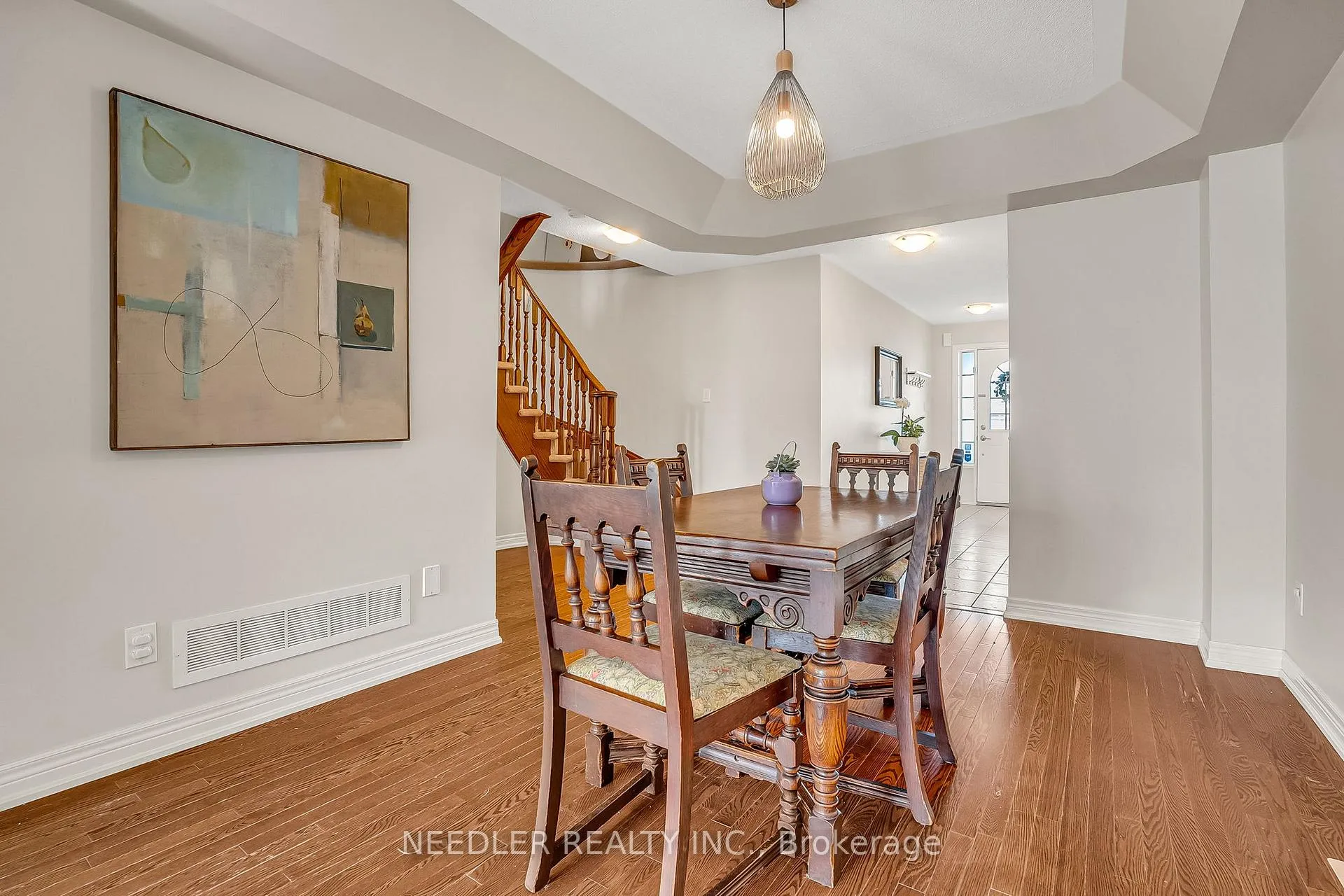 Photo 3 of 36 Wyndham Circle, Georgina, Sutton & Jackson's Point — HOMEH