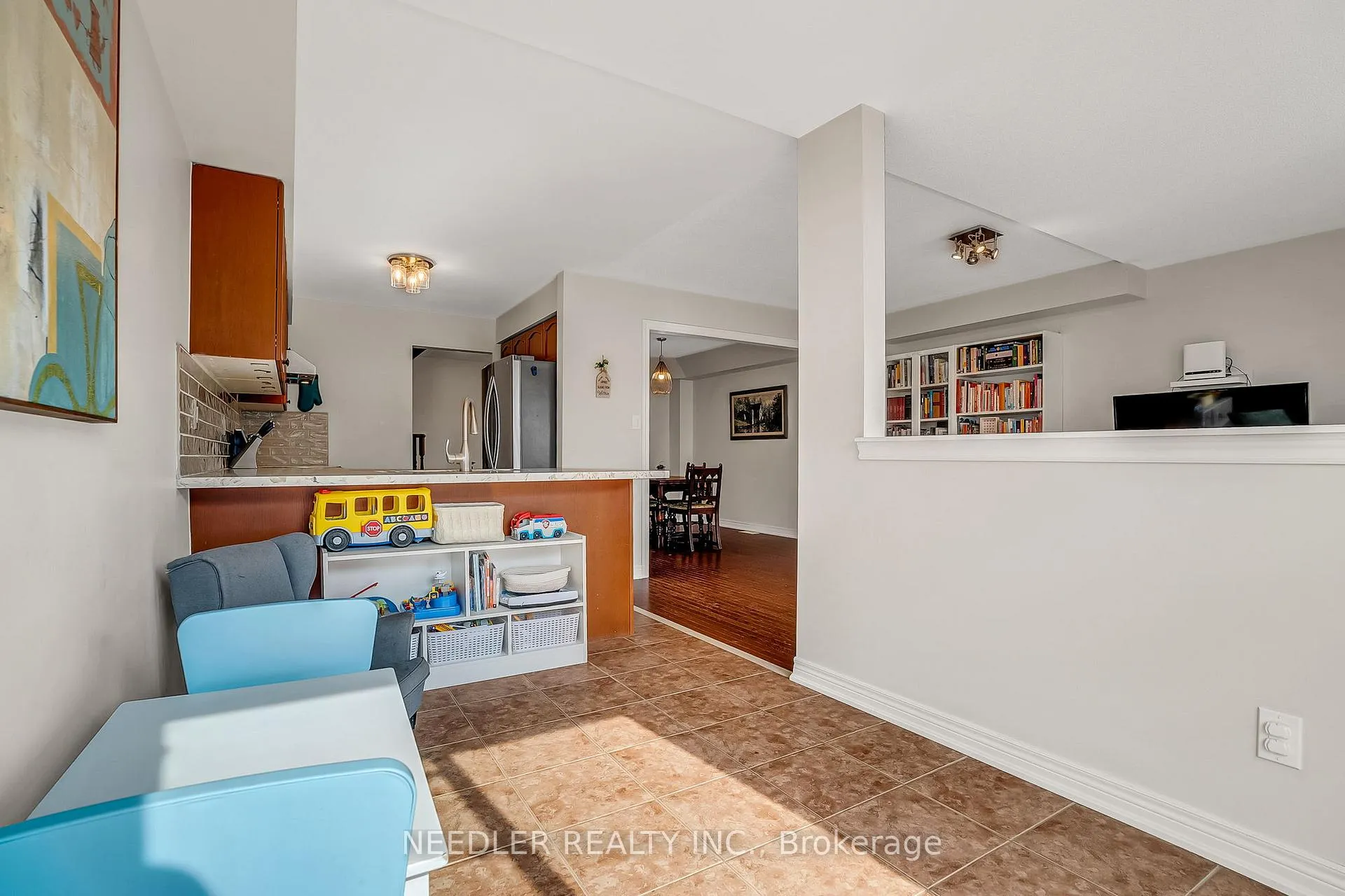 Photo 7 of 36 Wyndham Circle, Georgina, Sutton & Jackson's Point — HOMEH