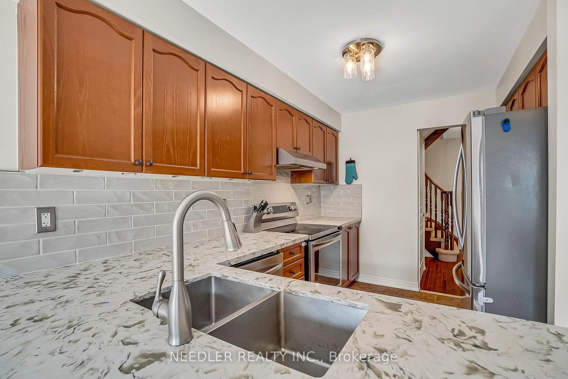 Photo 9 of 36 Wyndham Circle, Georgina, Sutton & Jackson's Point — HOMEH