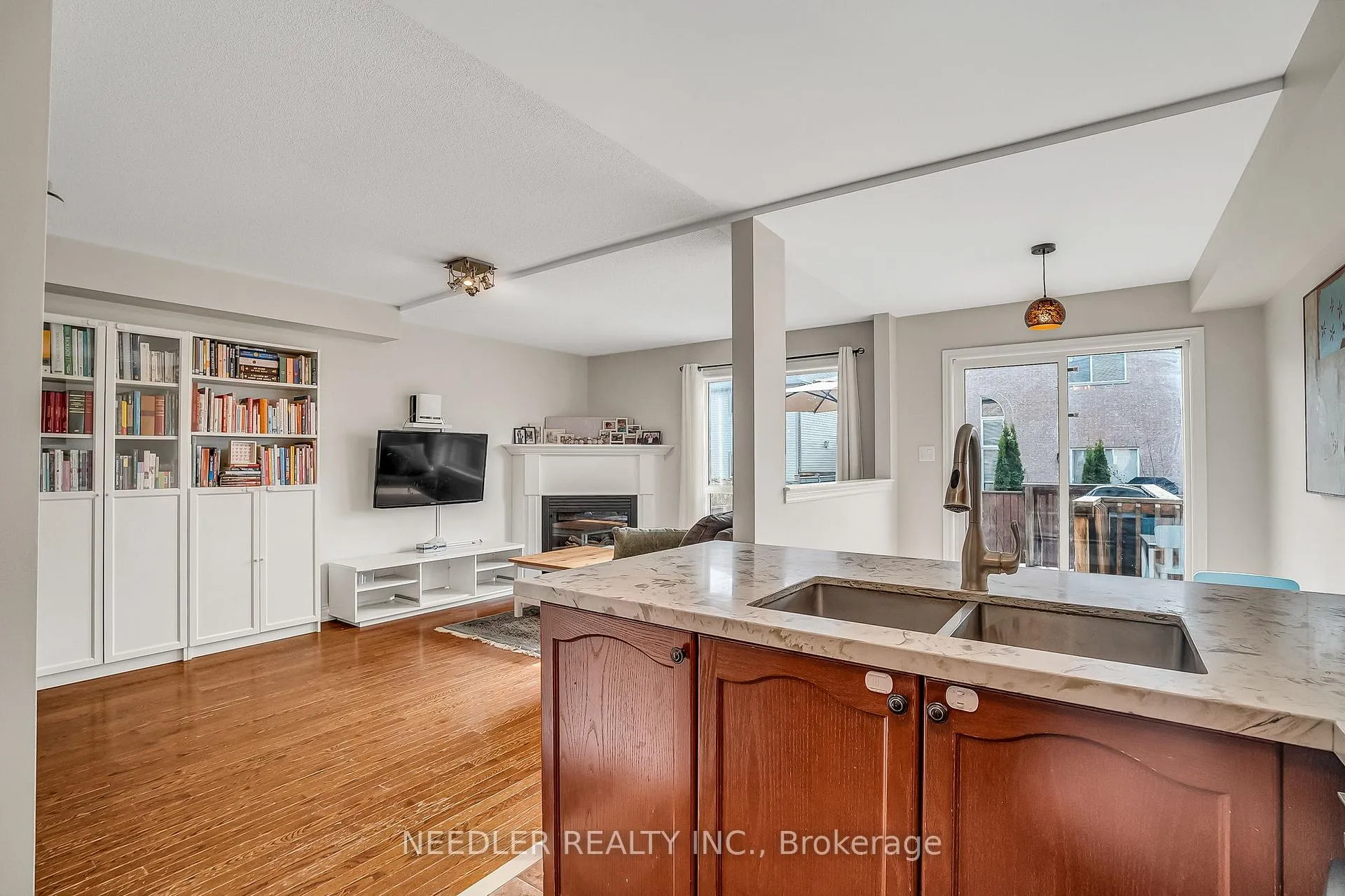 Photo 10 of 36 Wyndham Circle, Georgina, Sutton & Jackson's Point — HOMEH
