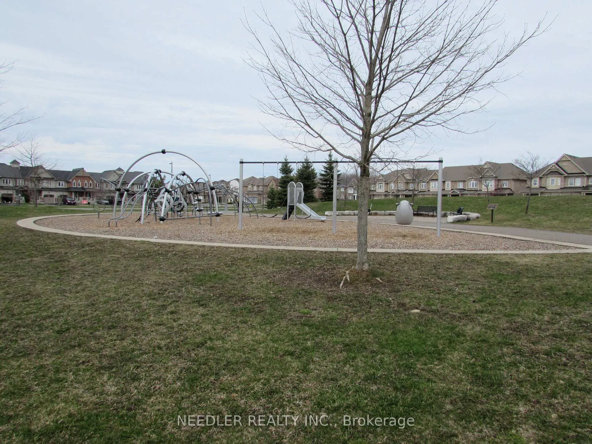 Photo 33 of 36 Wyndham Circle, Georgina, Sutton & Jackson's Point — HOMEH