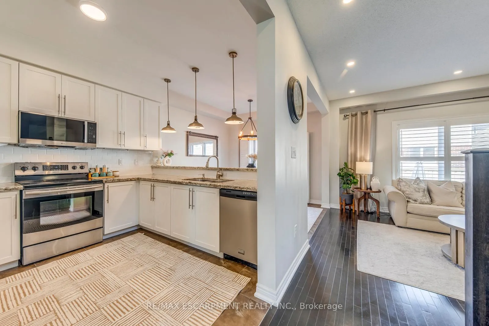 Photo 10 of 4643 Thomas Alton Boulevard, Burlington, Alton — HOMEH