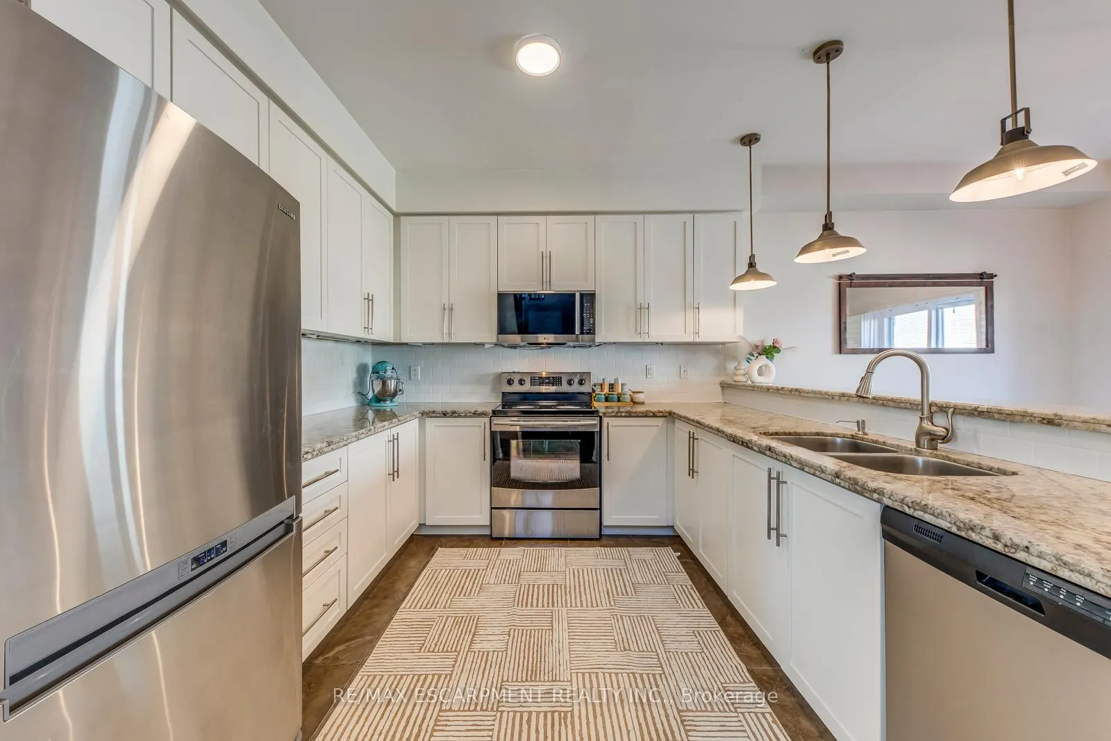 Photo 11 of 4643 Thomas Alton Boulevard, Burlington, Alton — HOMEH