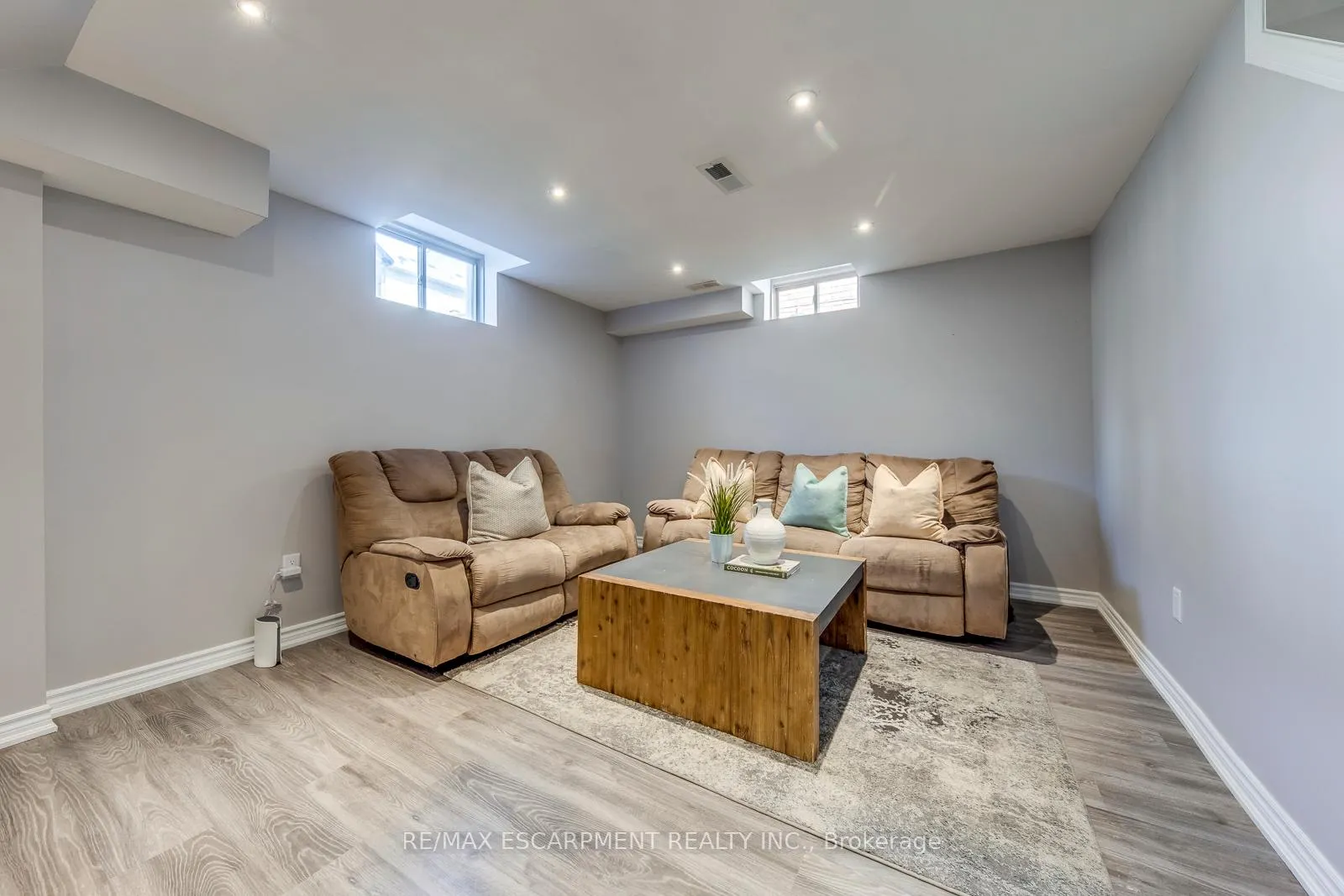 Photo 32 of 4643 Thomas Alton Boulevard, Burlington, Alton — HOMEH