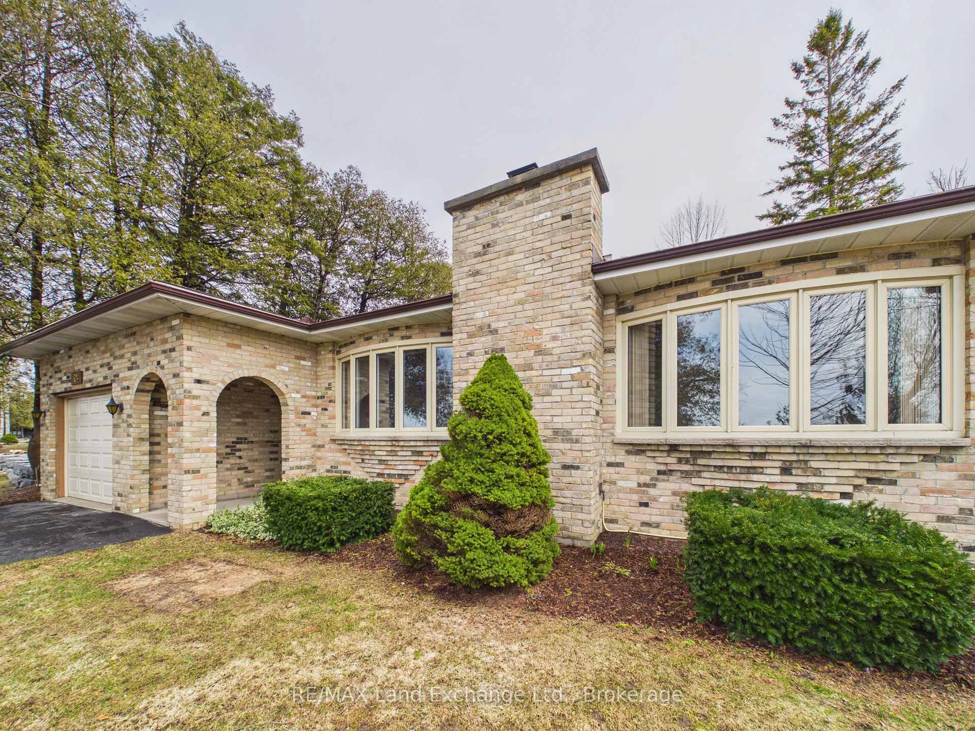 Photo 2 of 45 Goderich Street, Kincardine — HOMEH