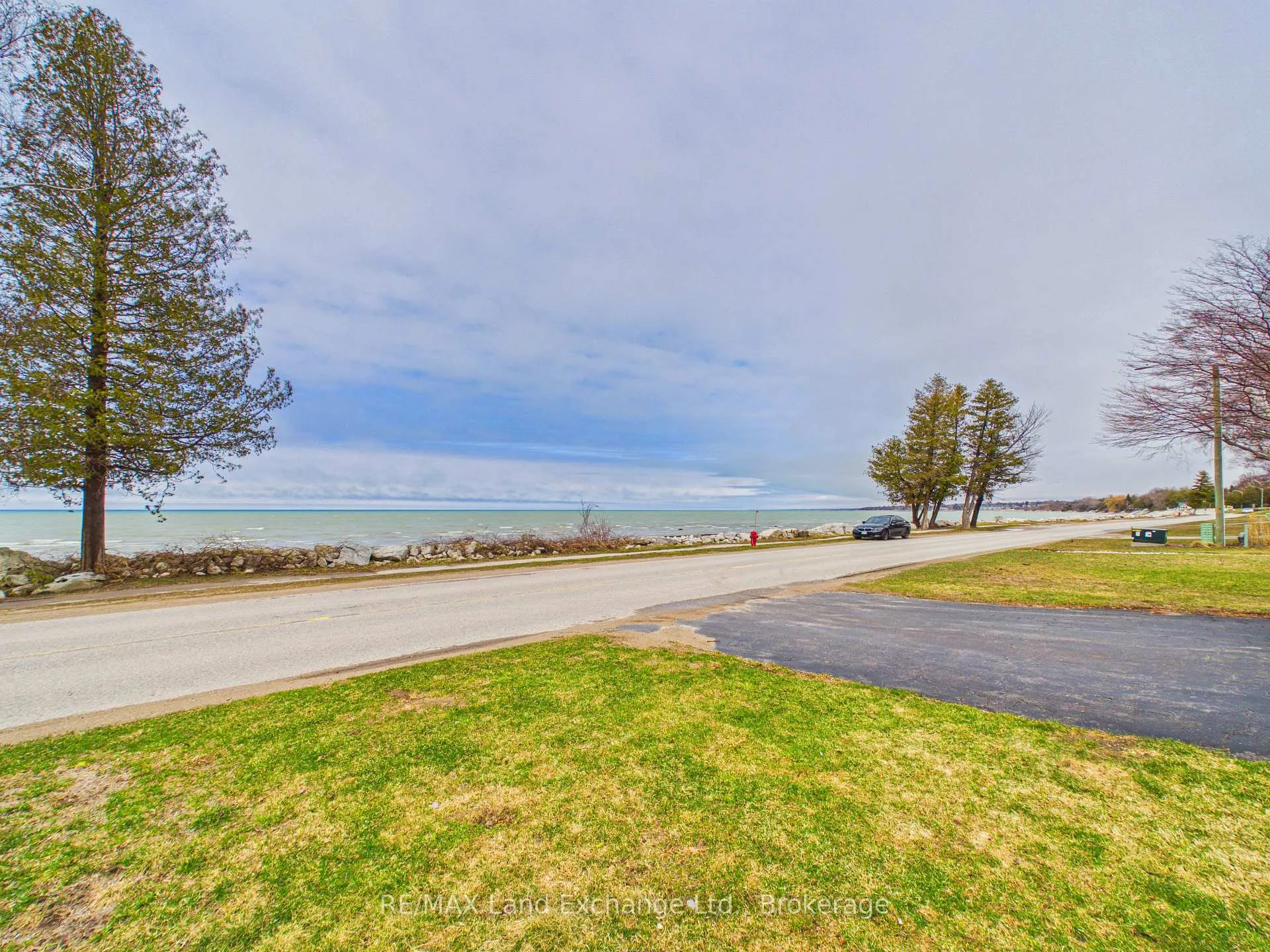 Photo 3 of 45 Goderich Street, Kincardine — HOMEH