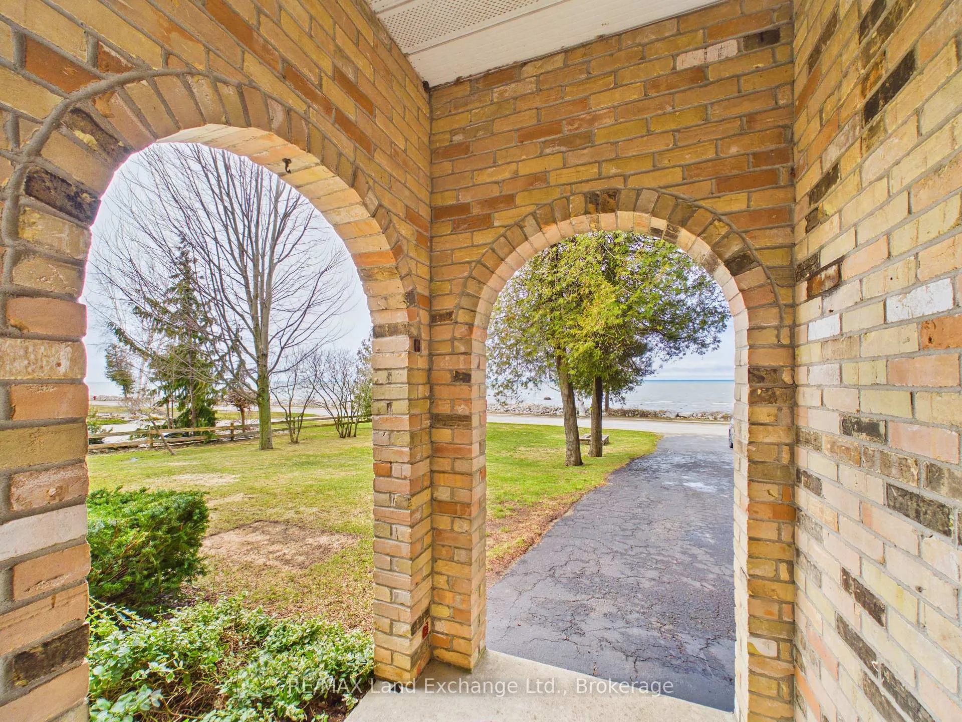 Photo 4 of 45 Goderich Street, Kincardine — HOMEH