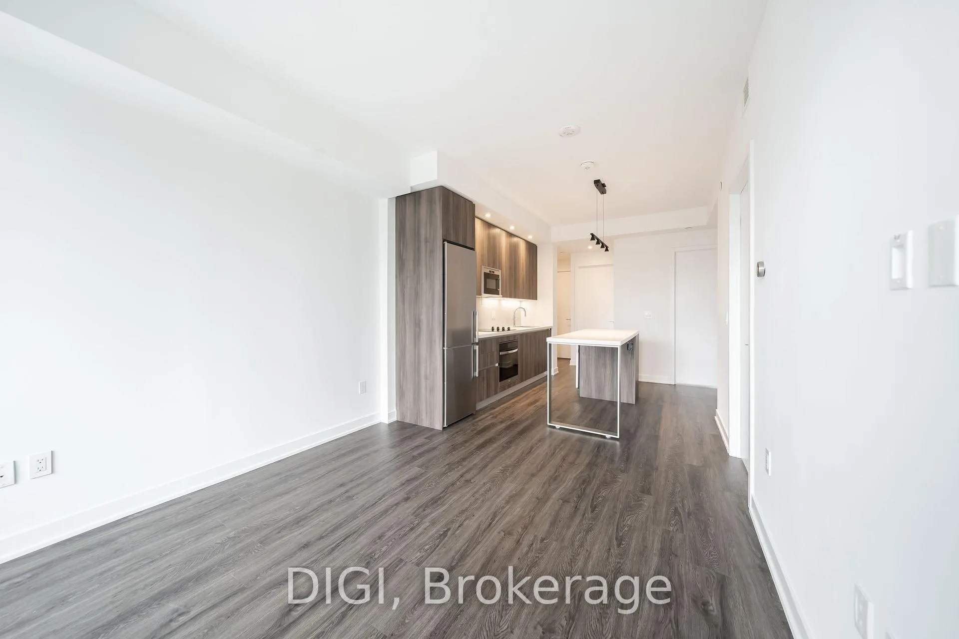 Photo 4 of Unit 2004, 8 Gloucester Street, Toronto, Church-Yonge Corridor — HOMEH