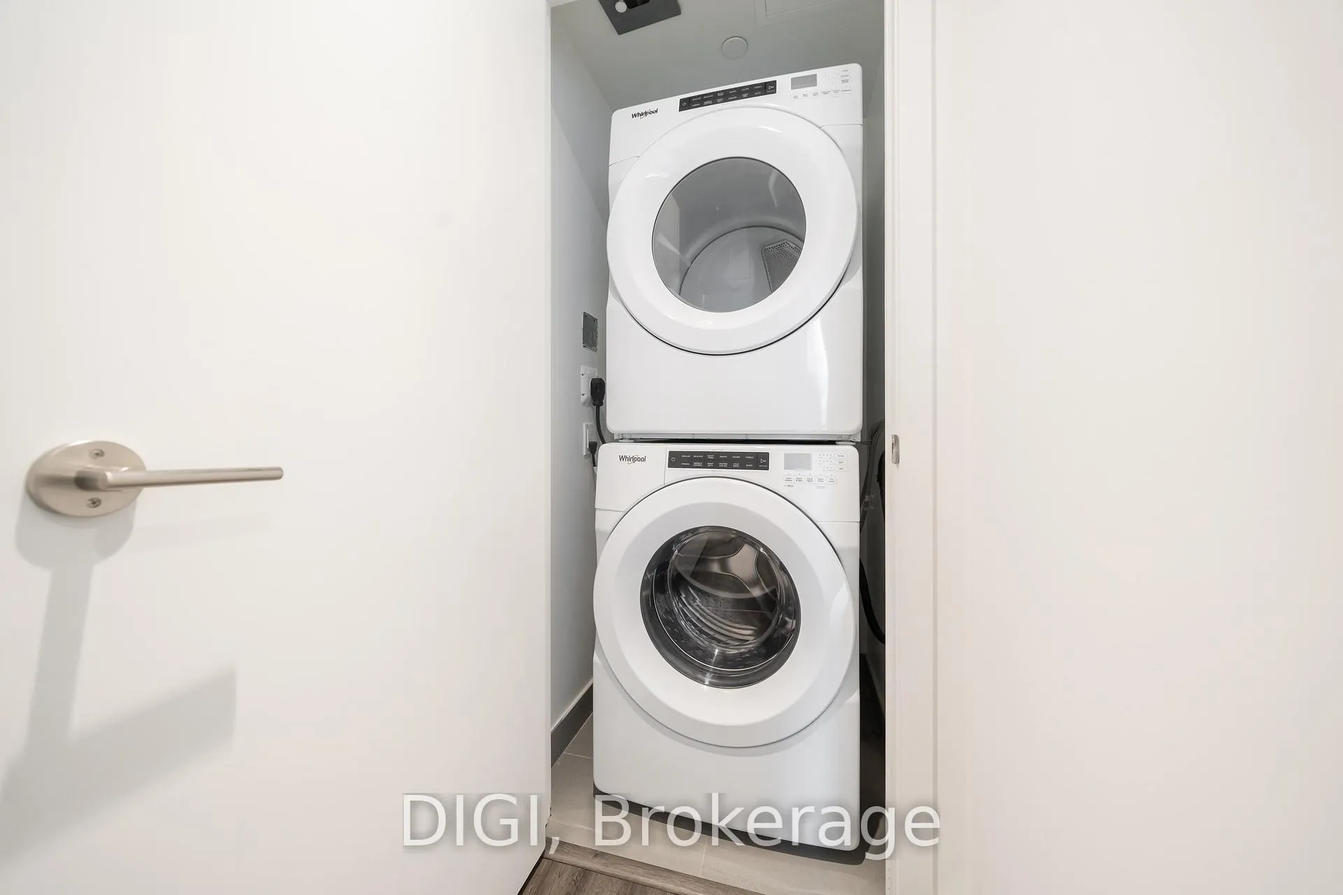 Photo 10 of Unit 2004, 8 Gloucester Street, Toronto, Church-Yonge Corridor — HOMEH
