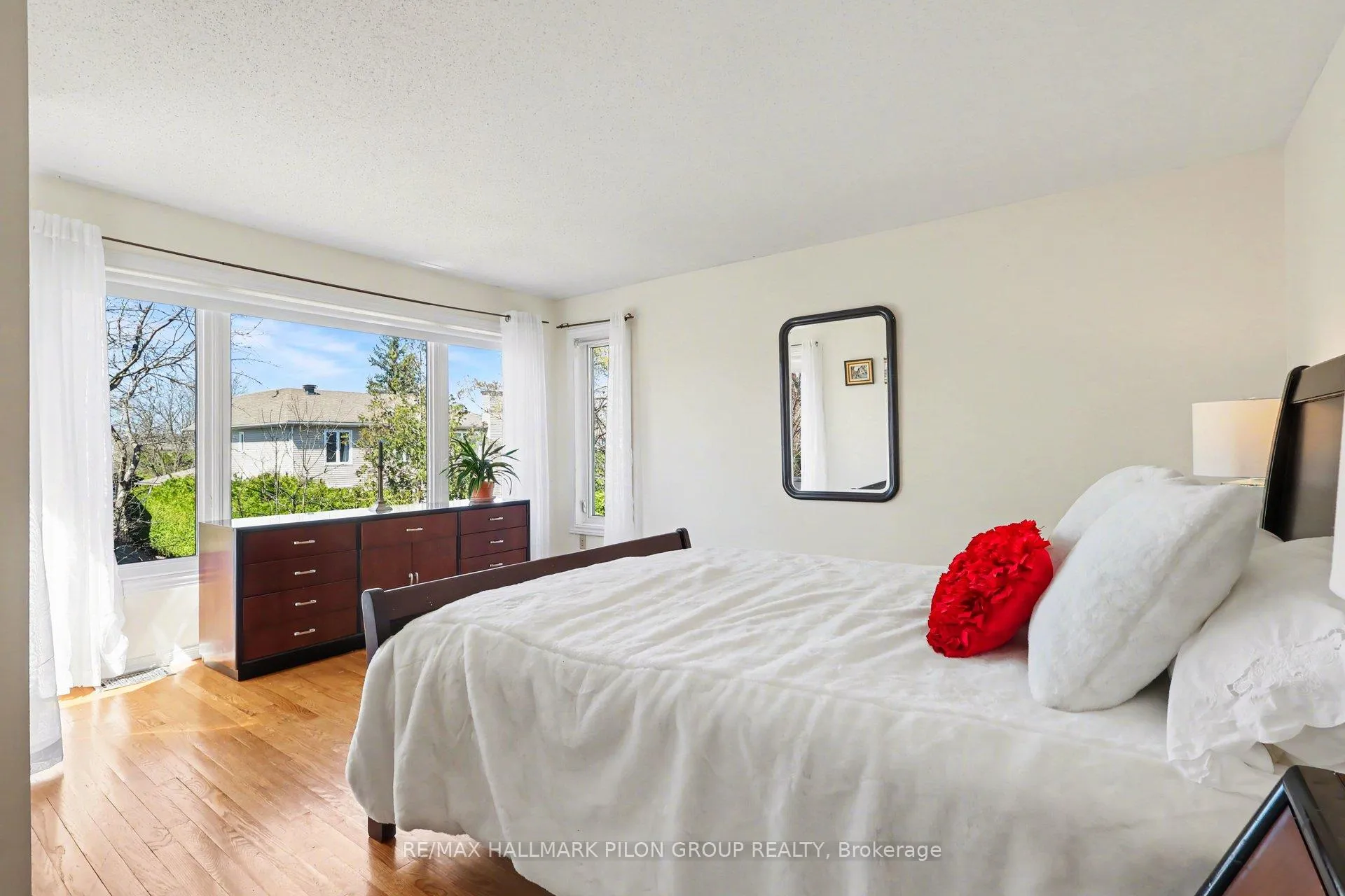 Photo 18 of 1709 Sansonnet Street, Ottawa, Chapel Hill — HOMEH