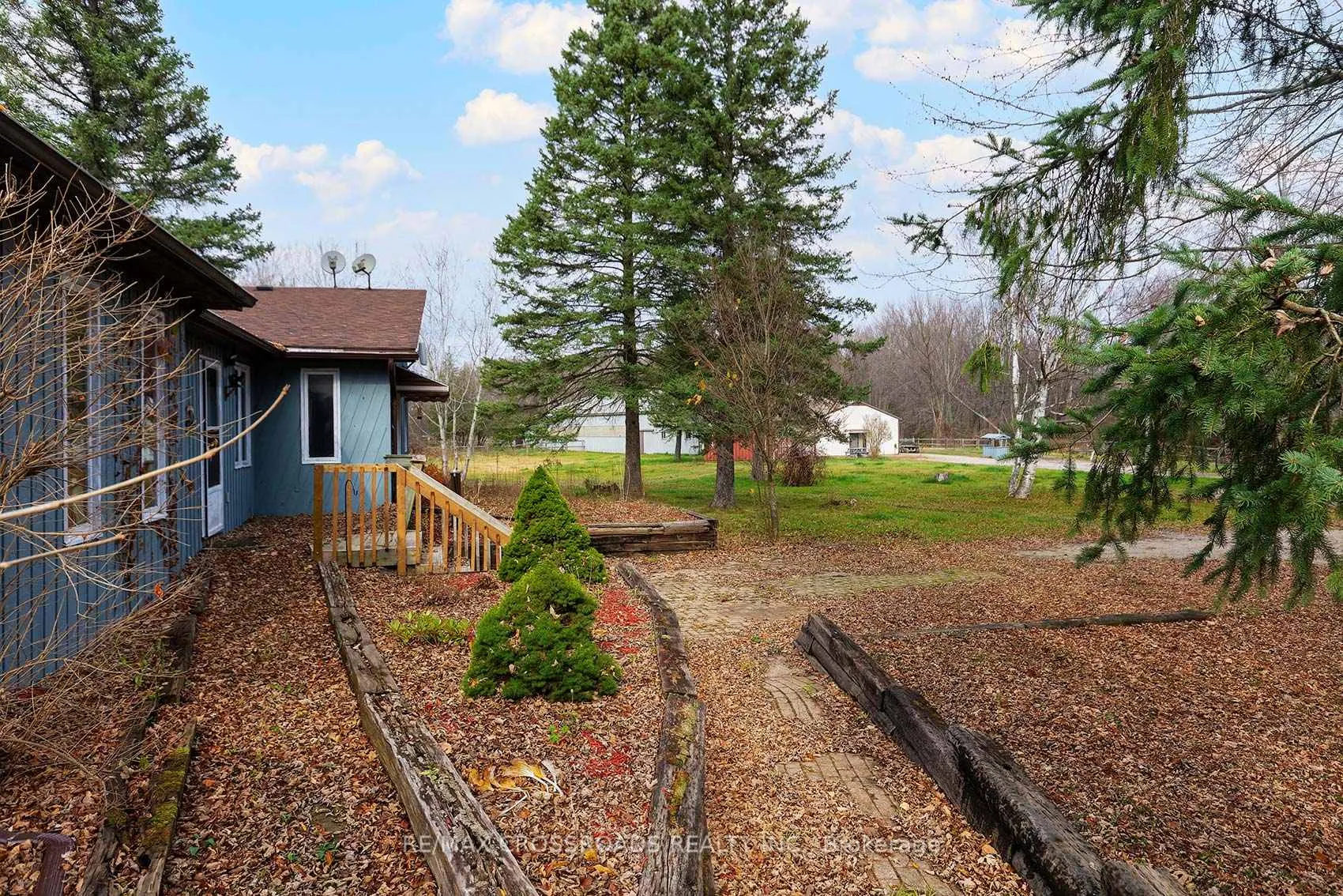 Photo 5 of 2726 9th Line, Innisfil, Rural Innisfil — HOMEH