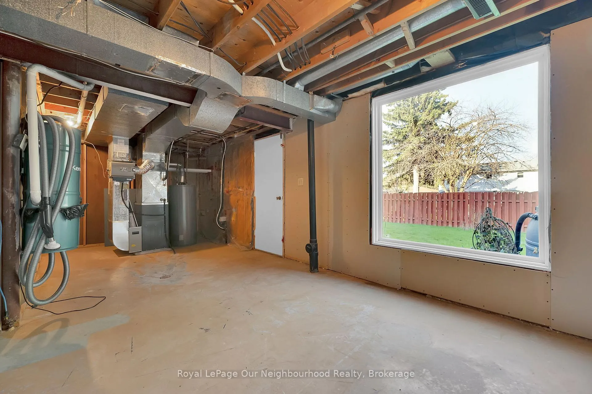 Photo 36 of 71 Rhonda Boulevard, Clarington, Bowmanville — HOMEH