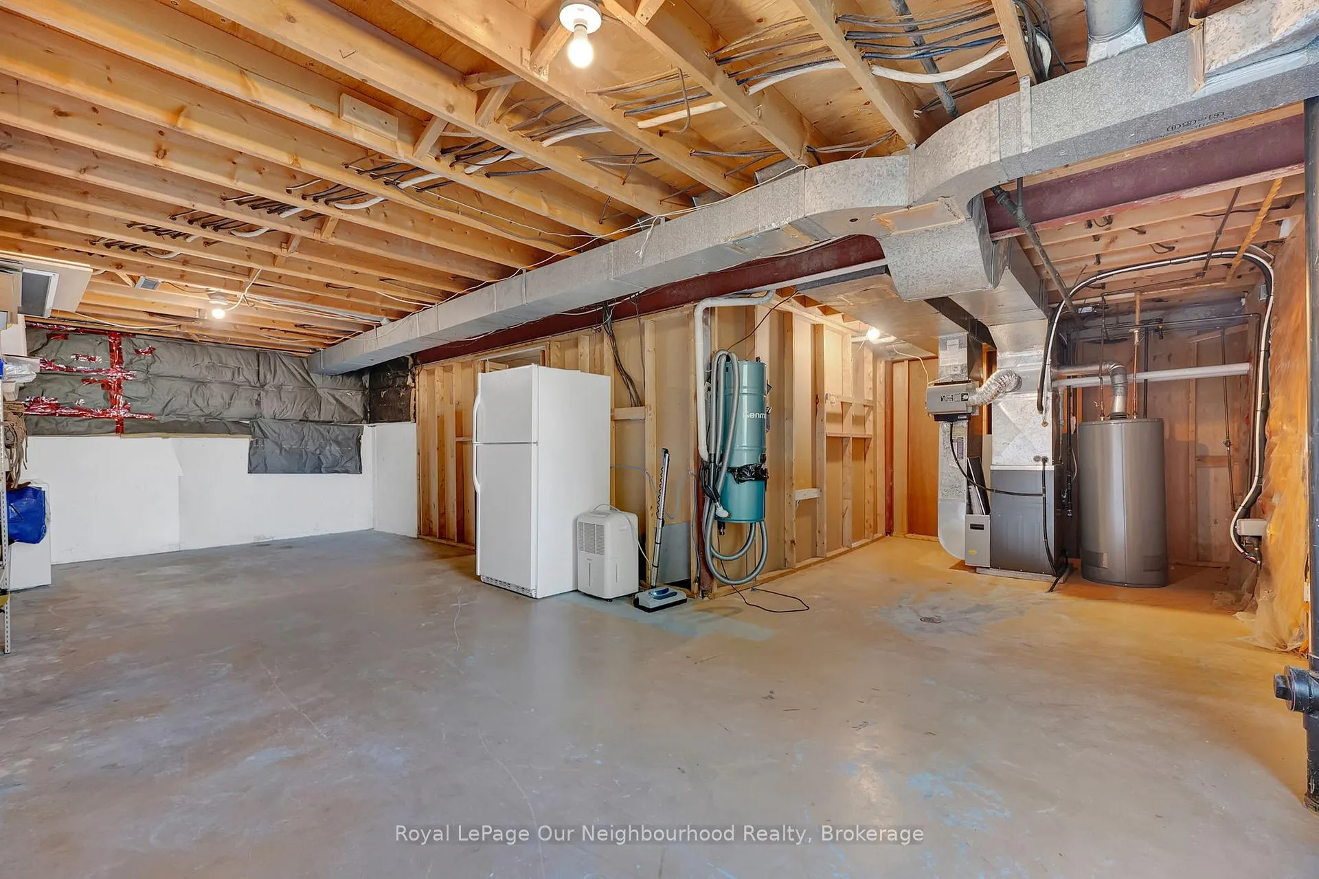 Photo 37 of 71 Rhonda Boulevard, Clarington, Bowmanville — HOMEH