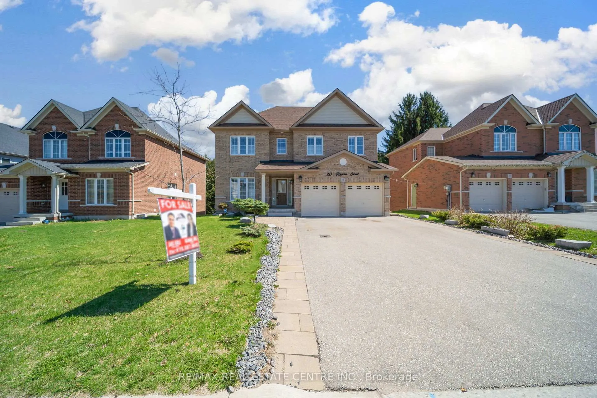 Photo 2 of 18 Ryan Street, Centre Wellington, Fergus — HOMEH