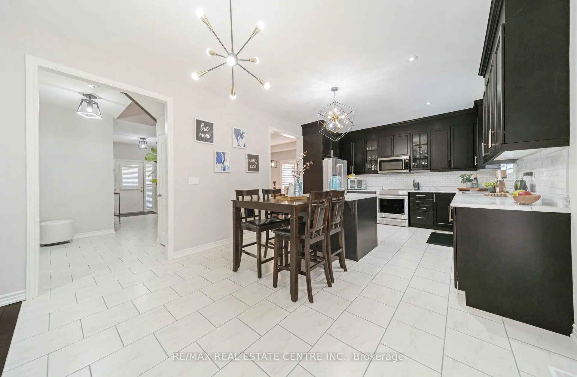 Photo 16 of 18 Ryan Street, Centre Wellington, Fergus — HOMEH