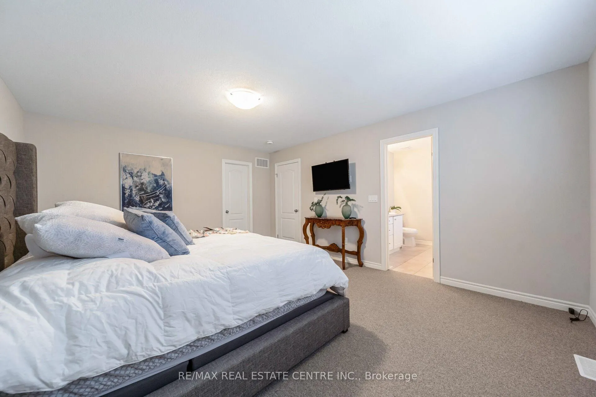 Photo 32 of 18 Ryan Street, Centre Wellington, Fergus — HOMEH