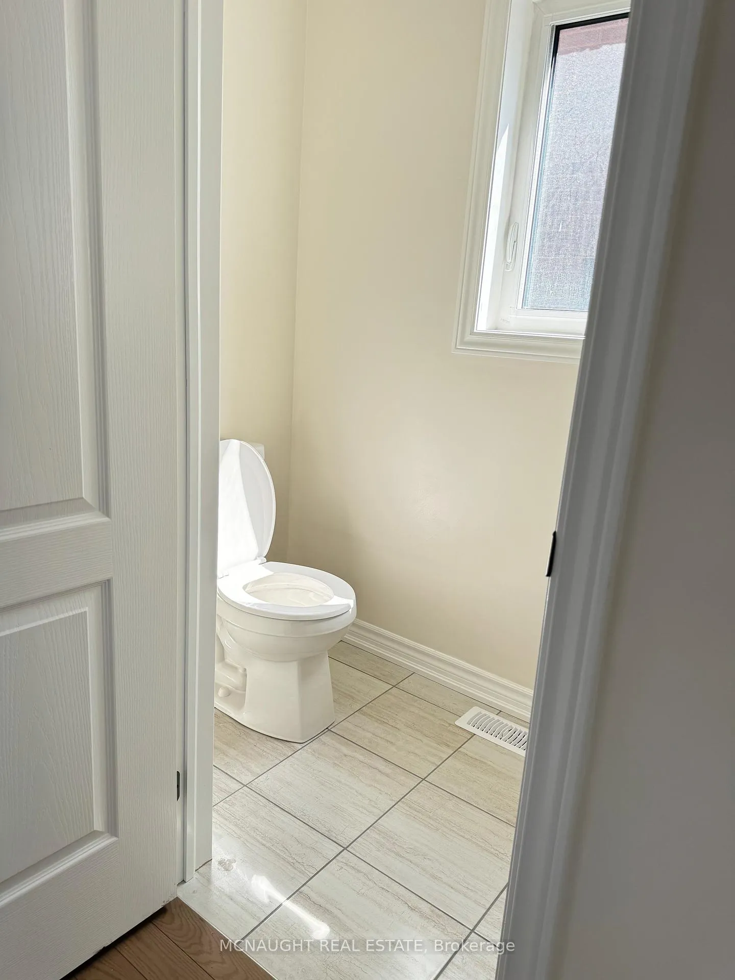 Photo 7 of 39 Lawrence D. Pridham Avenue, New Tecumseth, Rural New Tecumseth — HOMEH
